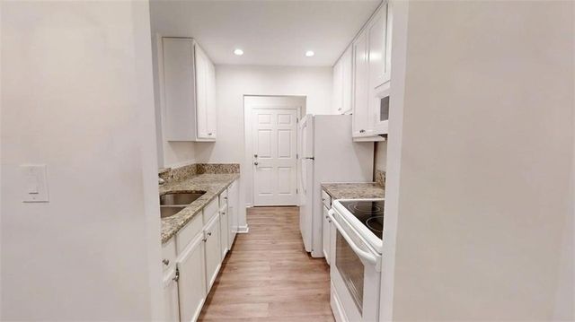 300 Johnson Ferry Road NE A112, Atlanta, GA 30328