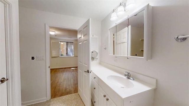 300 Johnson Ferry Road NE A112, Atlanta, GA 30328