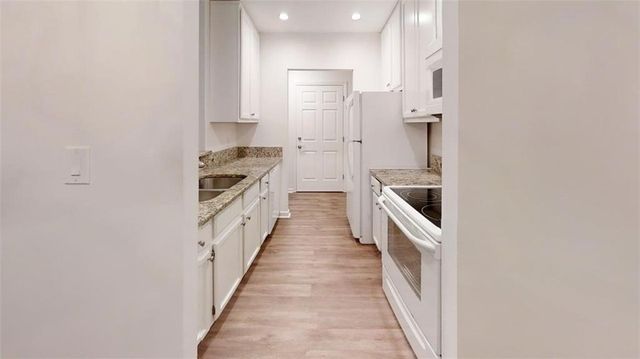 300 Johnson Ferry Road NE A112, Atlanta, GA 30328
