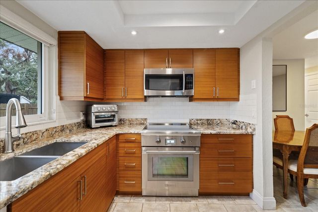 6400 18TH AVENUE N, St Petersburg, FL 33710