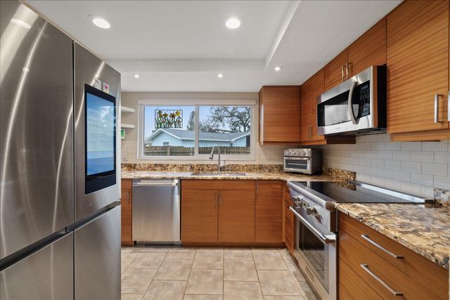 6400 18TH AVENUE N, St Petersburg, FL 33710