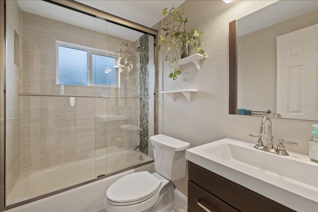 6400 18TH AVENUE N, St Petersburg, FL 33710