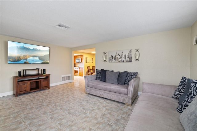 6400 18TH AVENUE N, St Petersburg, FL 33710