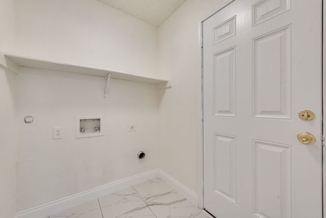 4028 O B Crowe Drive, Dallas, TX 75227