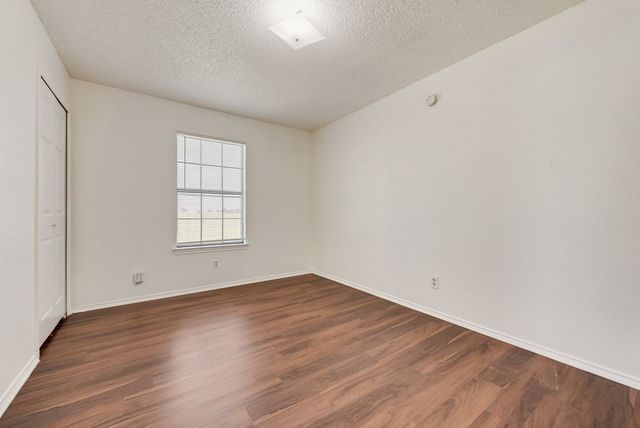 4028 O B Crowe Drive, Dallas, TX 75227