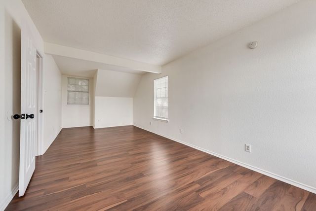 4028 O B Crowe Drive, Dallas, TX 75227