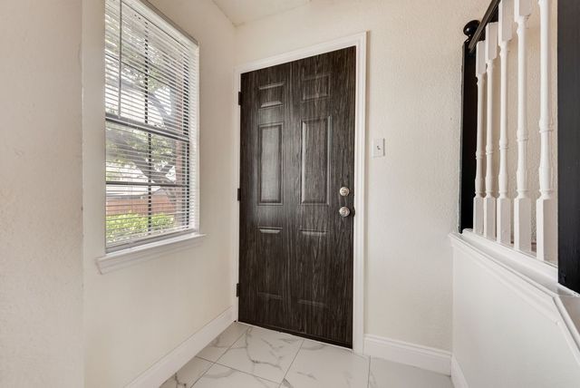 4028 O B Crowe Drive, Dallas, TX 75227