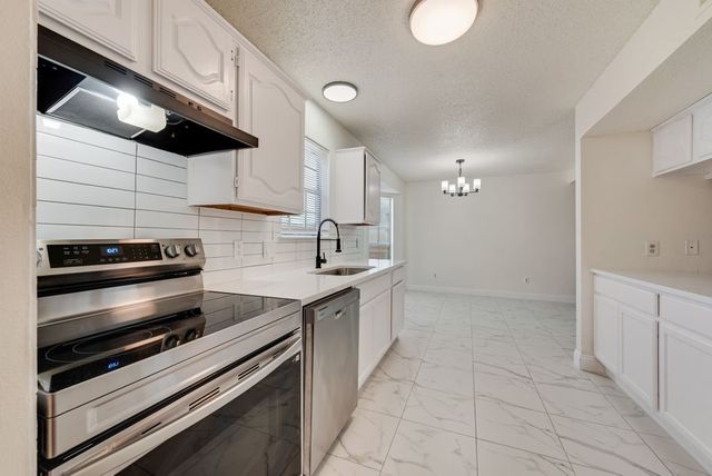 4028 O B Crowe Drive, Dallas, TX 75227