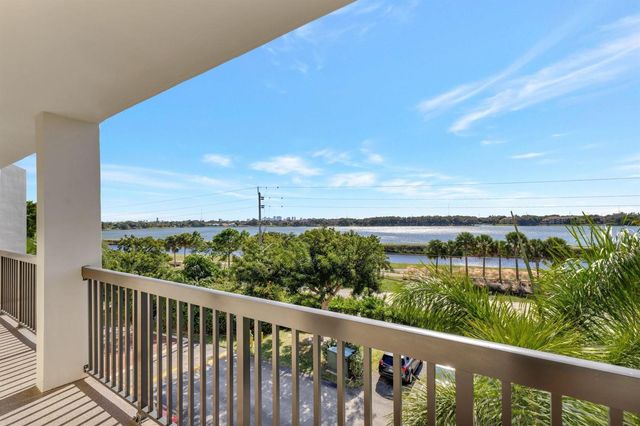115 Lake Emerald Drive 403, Oakland Park, FL 33309