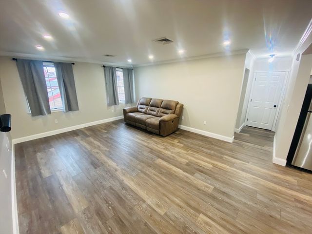 60 E Central St 204, Natick, MA 01760