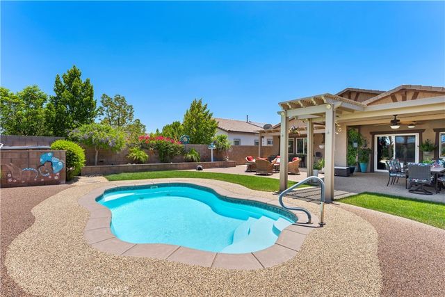 26374 Leos Trail, Menifee, CA 92586