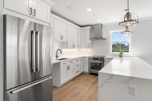 16 Franklin Street 2201, Salem, MA 01970