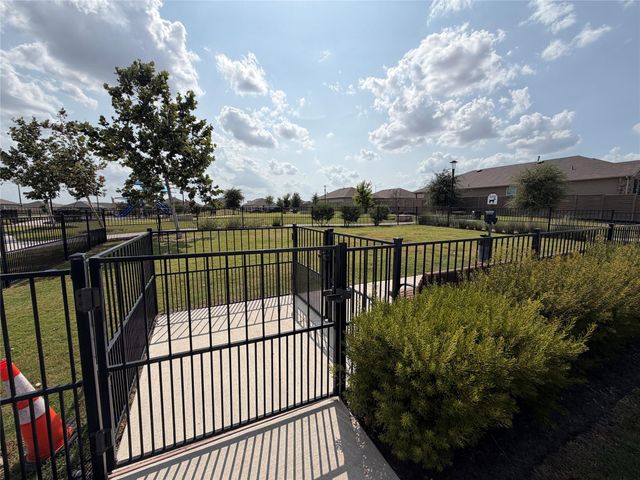 315 Belmont PL, Lockhart, TX 78644