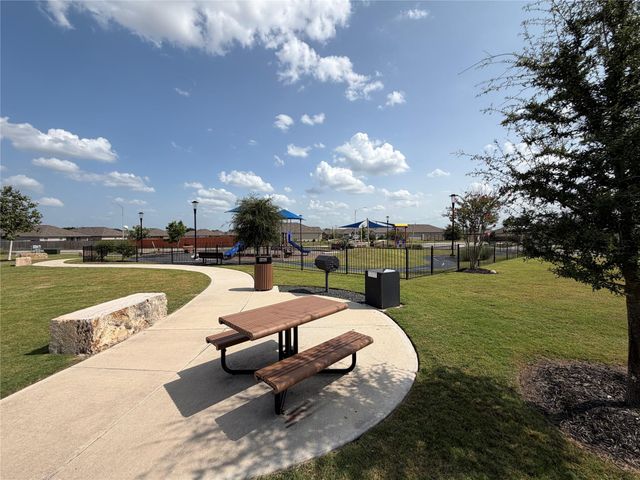 315 Belmont PL, Lockhart, TX 78644