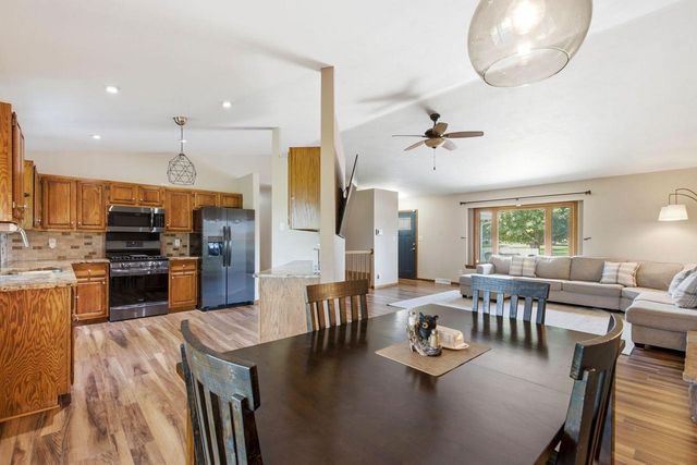 10119 Dunkelow ROAD, Franksville, WI 53126