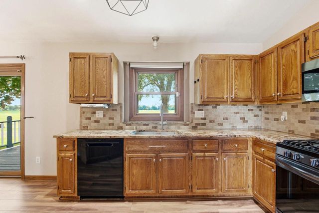 10119 Dunkelow ROAD, Franksville, WI 53126