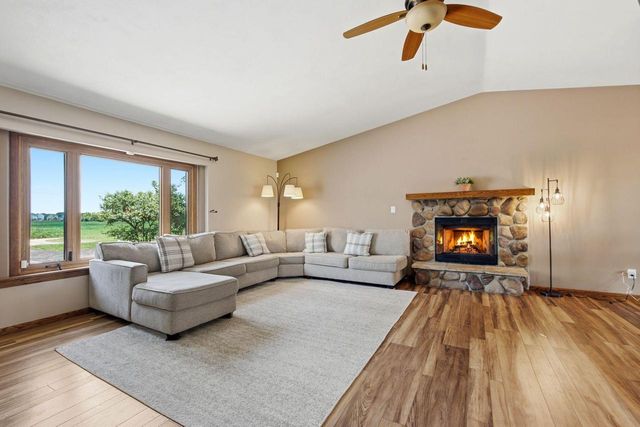 10119 Dunkelow ROAD, Franksville, WI 53126