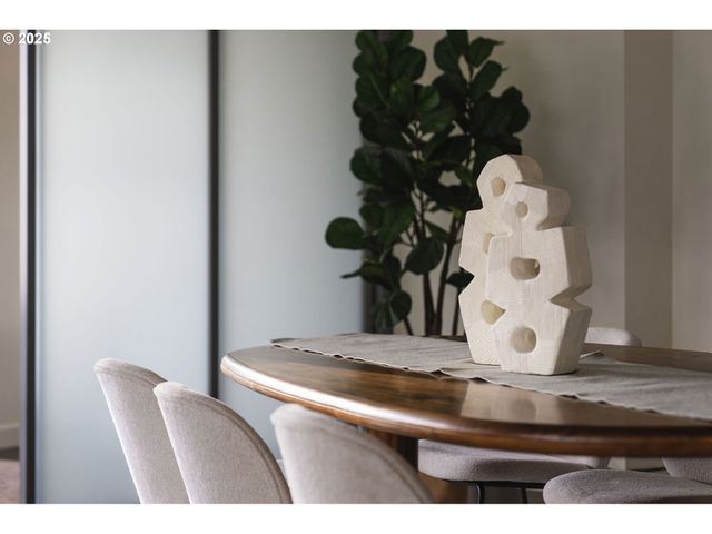 3601 S RIVER Pkwy 800, Portland, OR 97239