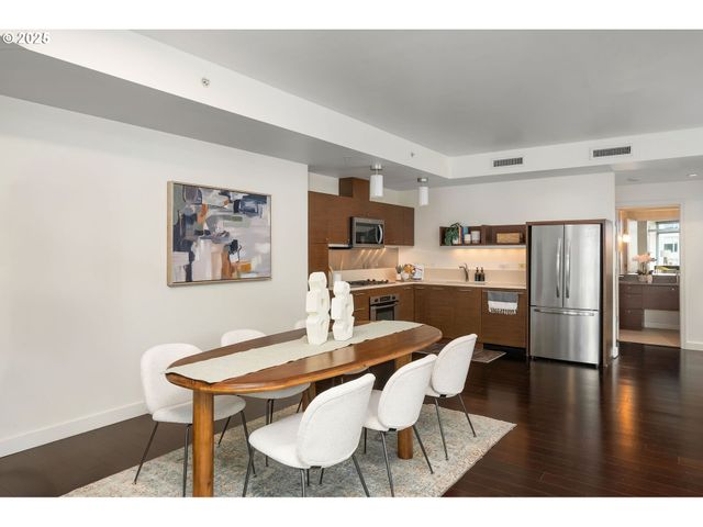 3601 S RIVER Pkwy 800, Portland, OR 97239