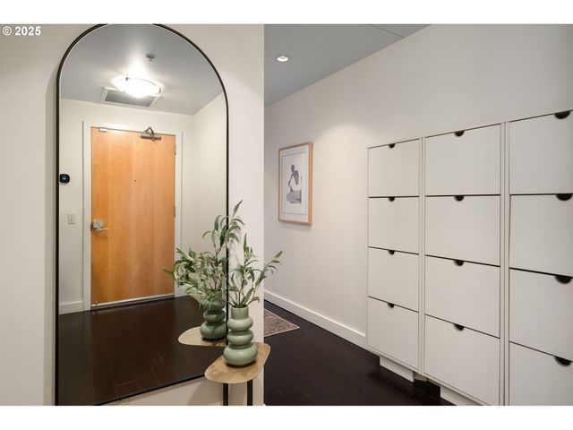 3601 S RIVER Pkwy 800, Portland, OR 97239