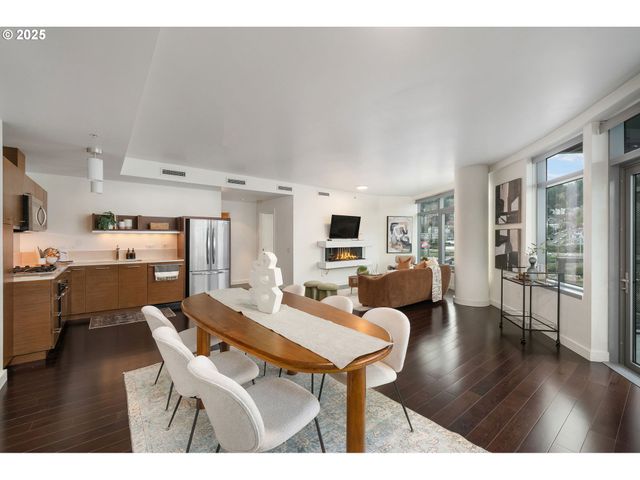 3601 S RIVER Pkwy 800, Portland, OR 97239