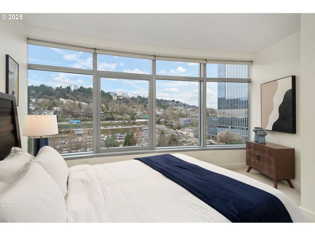 3601 S RIVER Pkwy 800, Portland, OR 97239