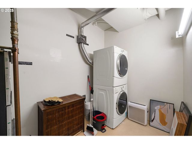 3601 S RIVER Pkwy 800, Portland, OR 97239