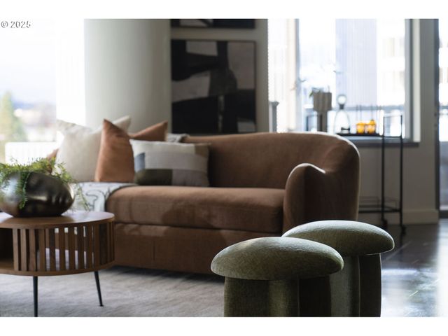 3601 S RIVER Pkwy 800, Portland, OR 97239