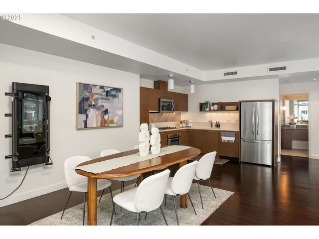 3601 S RIVER Pkwy 800, Portland, OR 97239