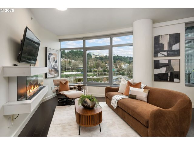 3601 S RIVER Pkwy 800, Portland, OR 97239