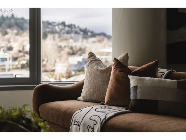 3601 S RIVER Pkwy 800, Portland, OR 97239