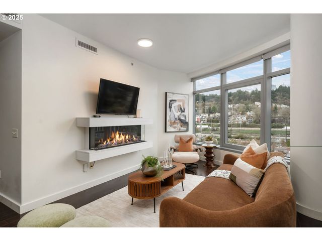 3601 S RIVER Pkwy 800, Portland, OR 97239