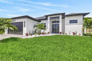 2014 SW 8th PL, Cape Coral, FL 33991