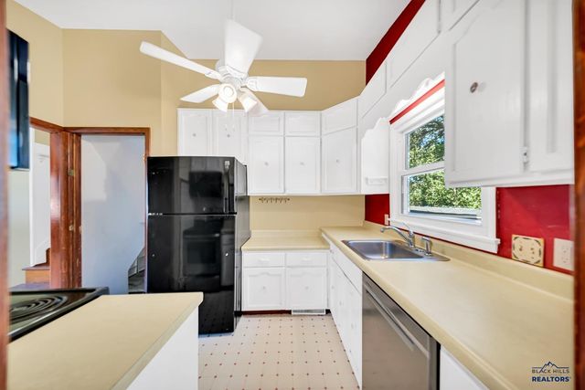 2718 W ST PATRICK, Rapid City, SD 57702