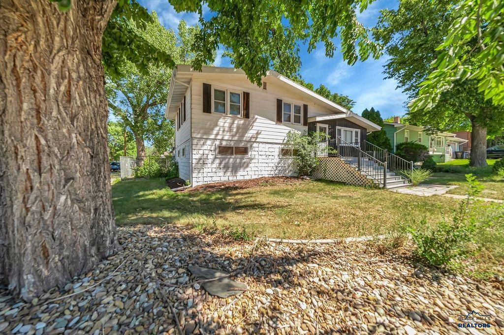 2718 W ST PATRICK, Rapid City, SD 57702