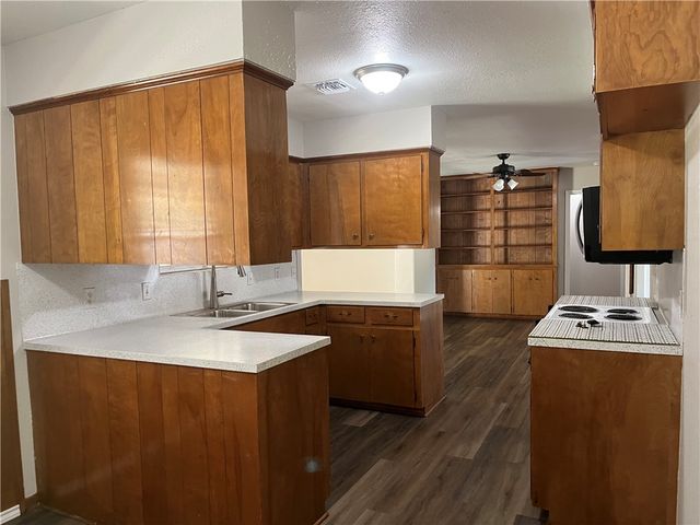 4438 Donegal Dr, Corpus Christi, TX 78413