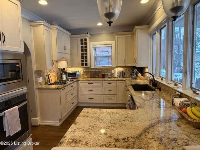 2518 Glenmary Ave, Louisville, KY 40204