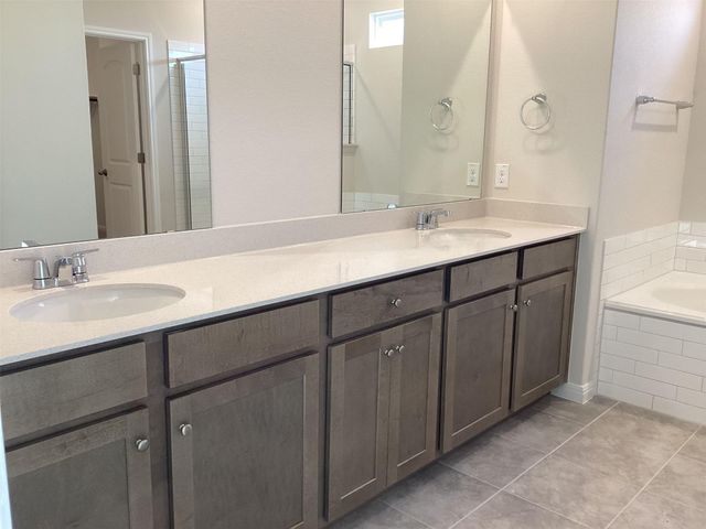 205 Woodrow LN, Liberty Hill, TX 78642