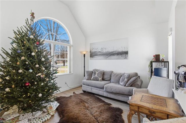 2956 Chestwood BND, Virginia Beach, VA 23453