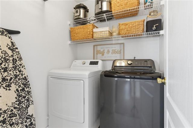 2956 Chestwood BND, Virginia Beach, VA 23453