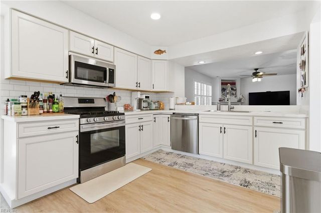 2956 Chestwood BND, Virginia Beach, VA 23453