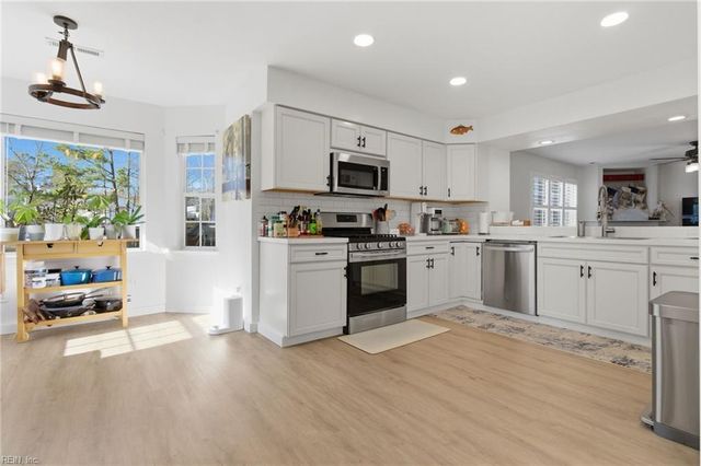 2956 Chestwood BND, Virginia Beach, VA 23453