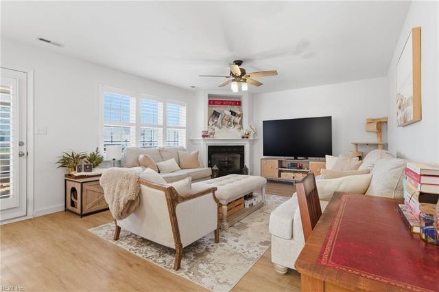 2956 Chestwood BND, Virginia Beach, VA 23453