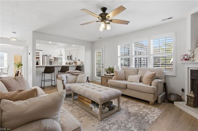 2956 Chestwood BND, Virginia Beach, VA 23453