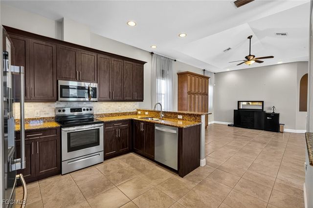 5243 SW 16th PL, Cape Coral, FL 33914