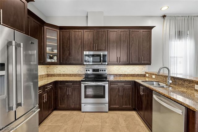 5243 SW 16th PL, Cape Coral, FL 33914