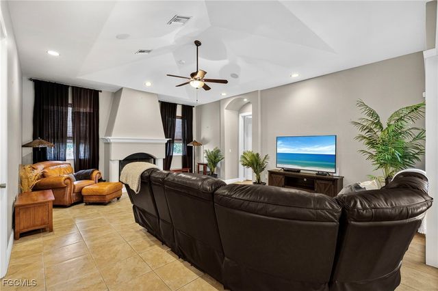 5243 SW 16th PL, Cape Coral, FL 33914