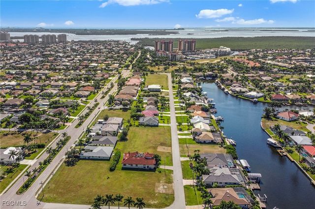 5243 SW 16th PL, Cape Coral, FL 33914