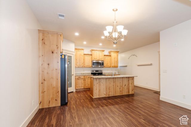 651 E 20 S, Hyrum, UT 84319