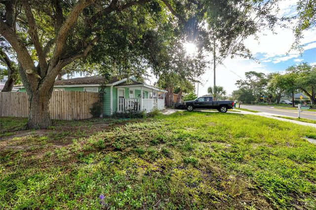 1250 LAKEVIEW ROAD, Clearwater, FL 33756